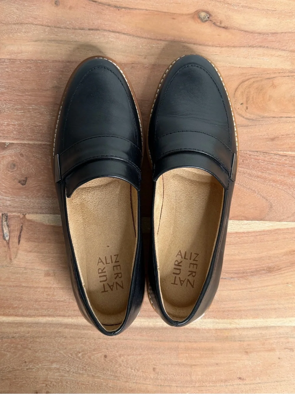 Naturalizer Black Leather Loafers for Women